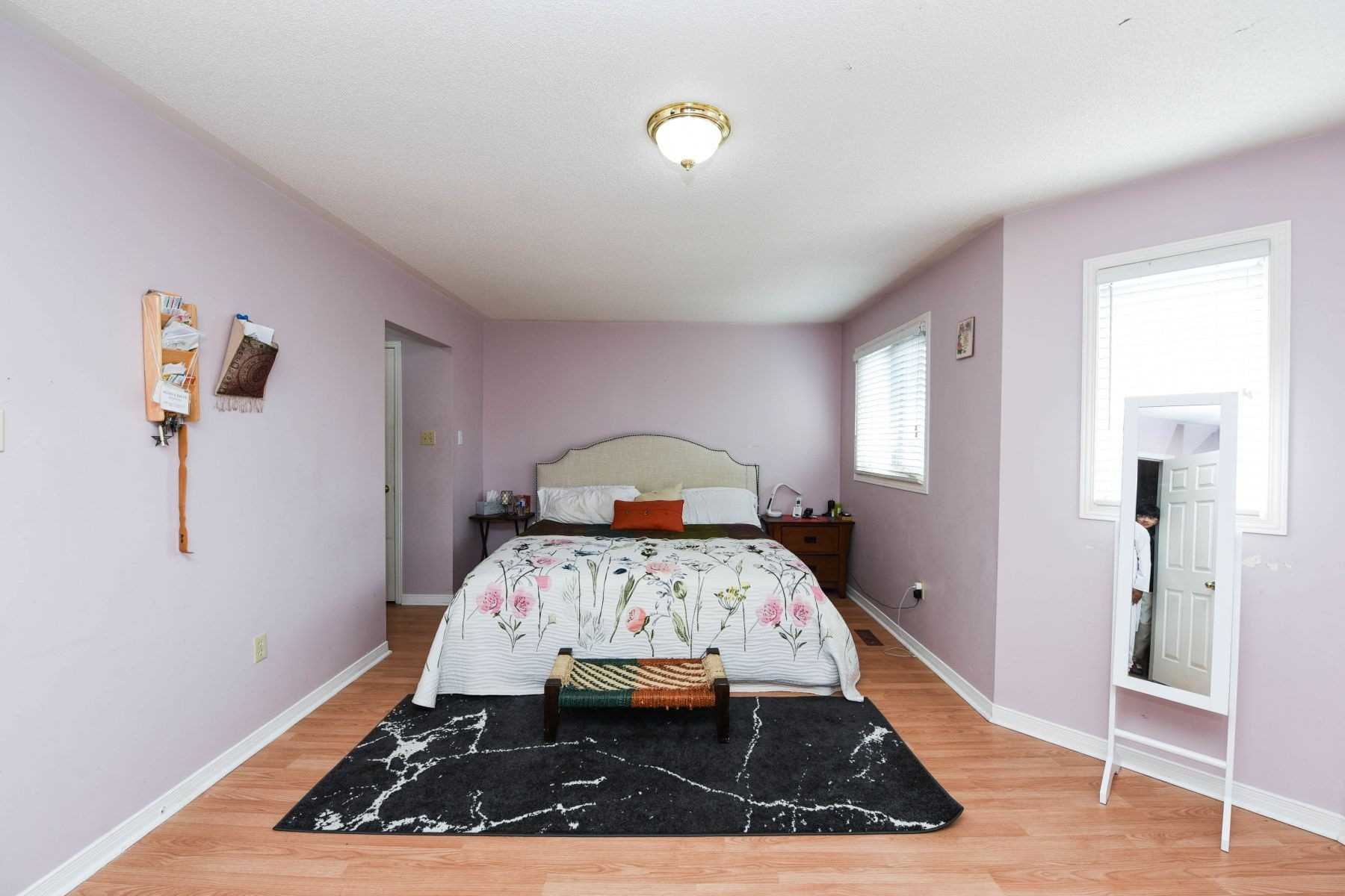 1521 Roseway Dr