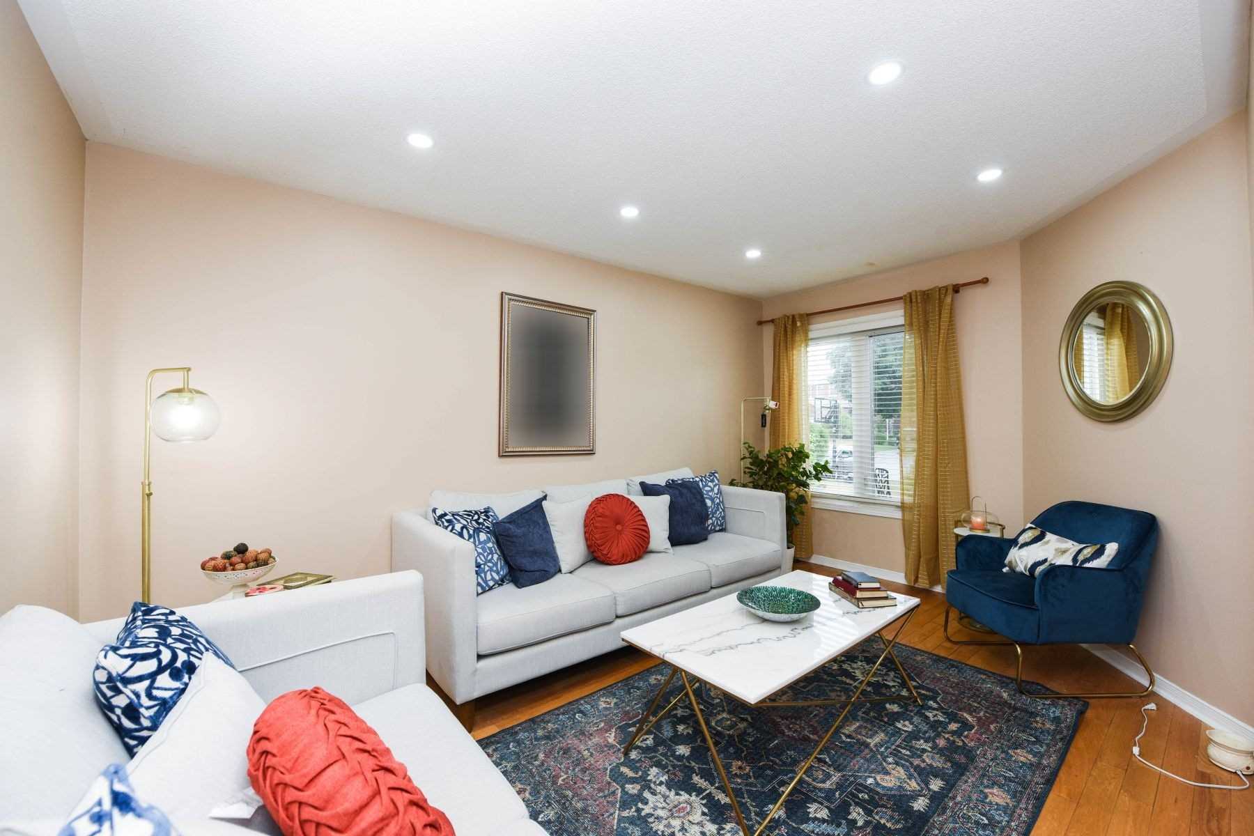 1521 Roseway Dr