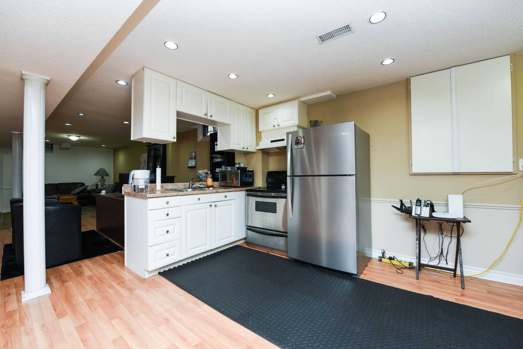 1521 Roseway Dr