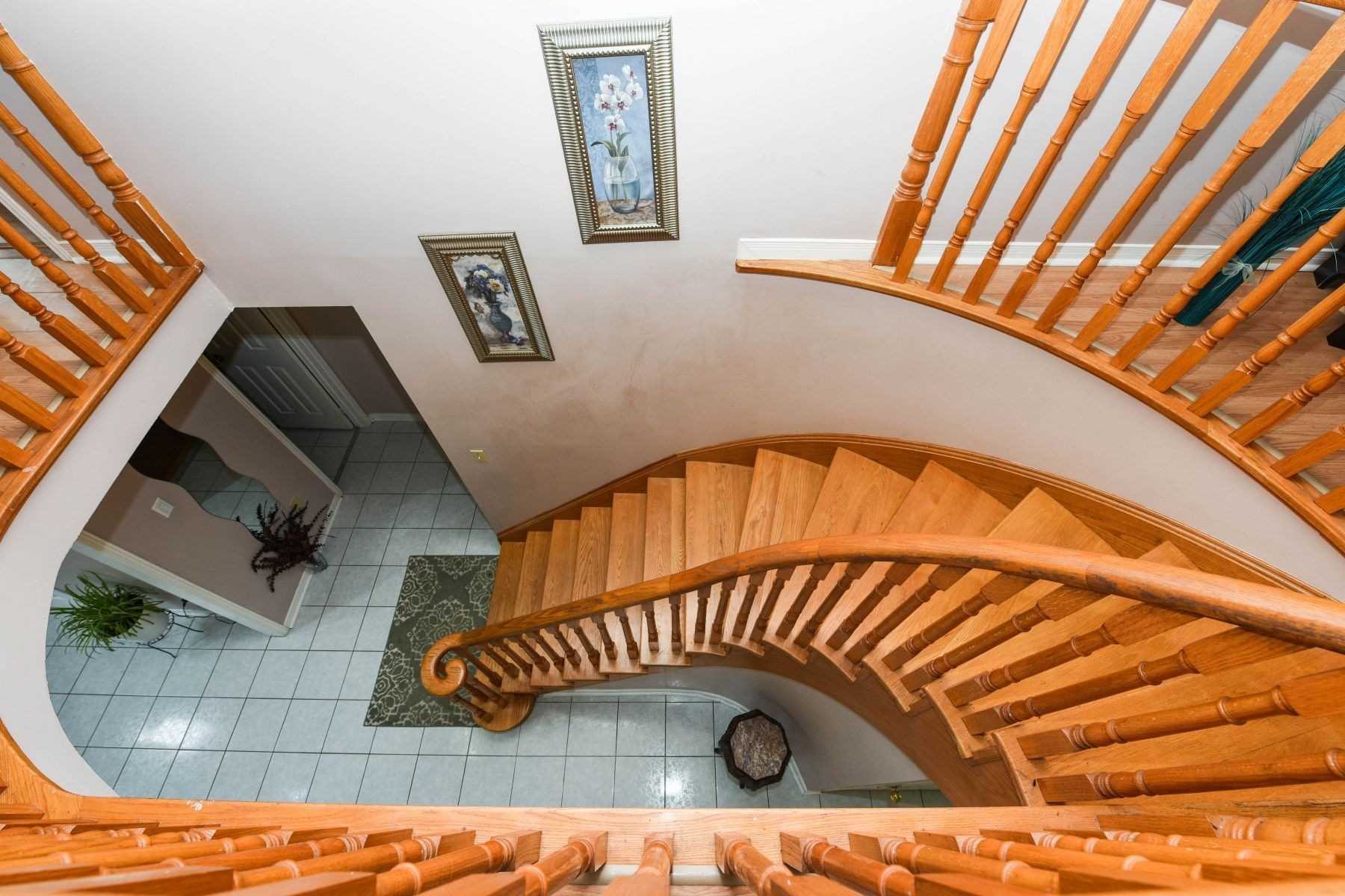 1521 Roseway Dr