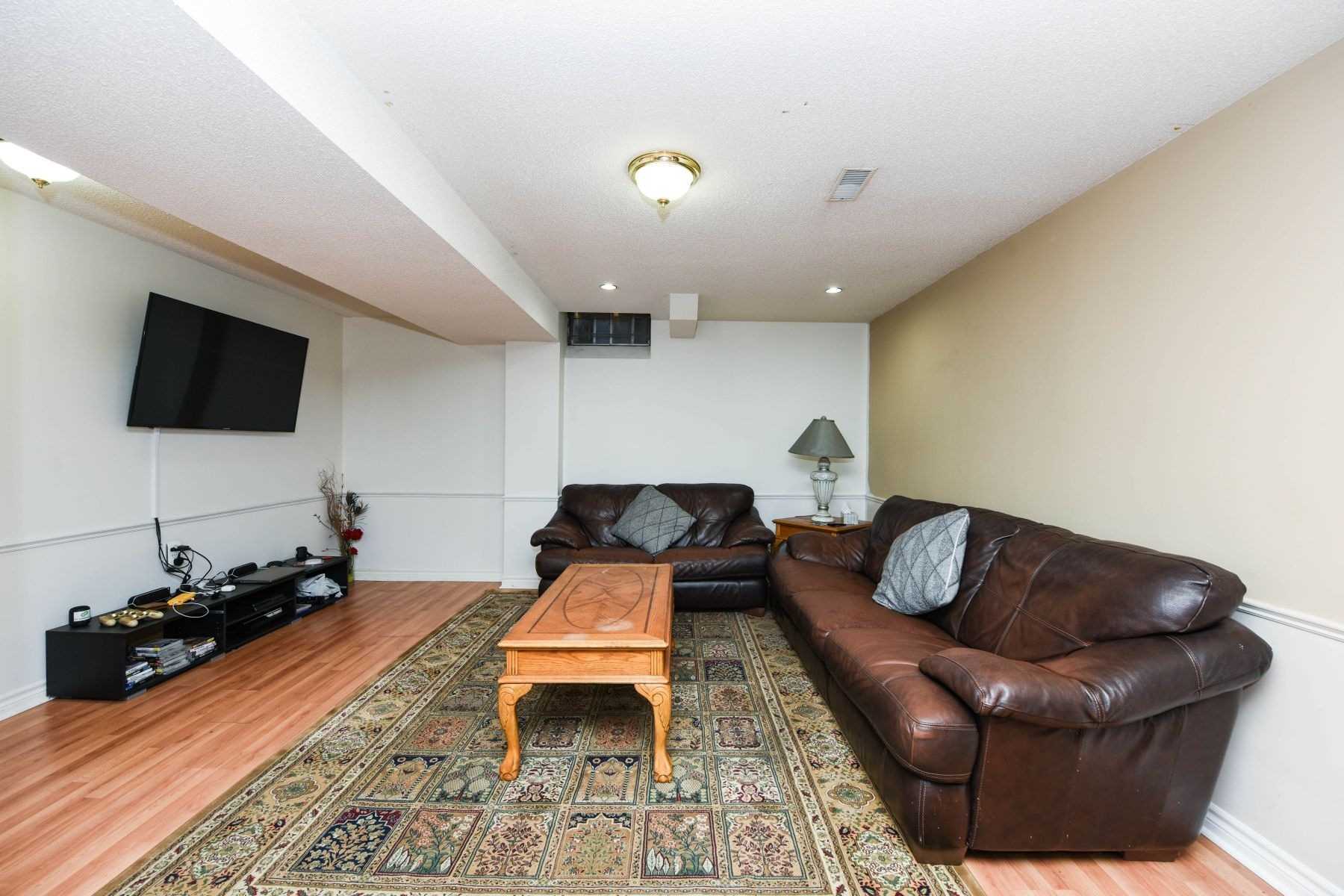 1521 Roseway Dr