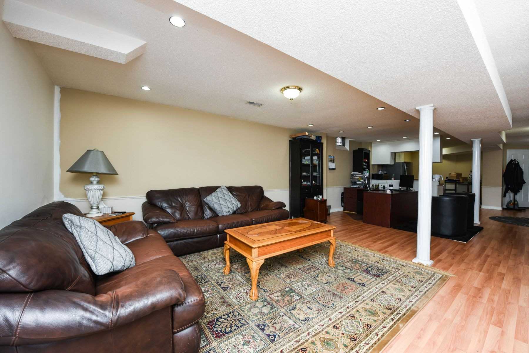 1521 Roseway Dr
