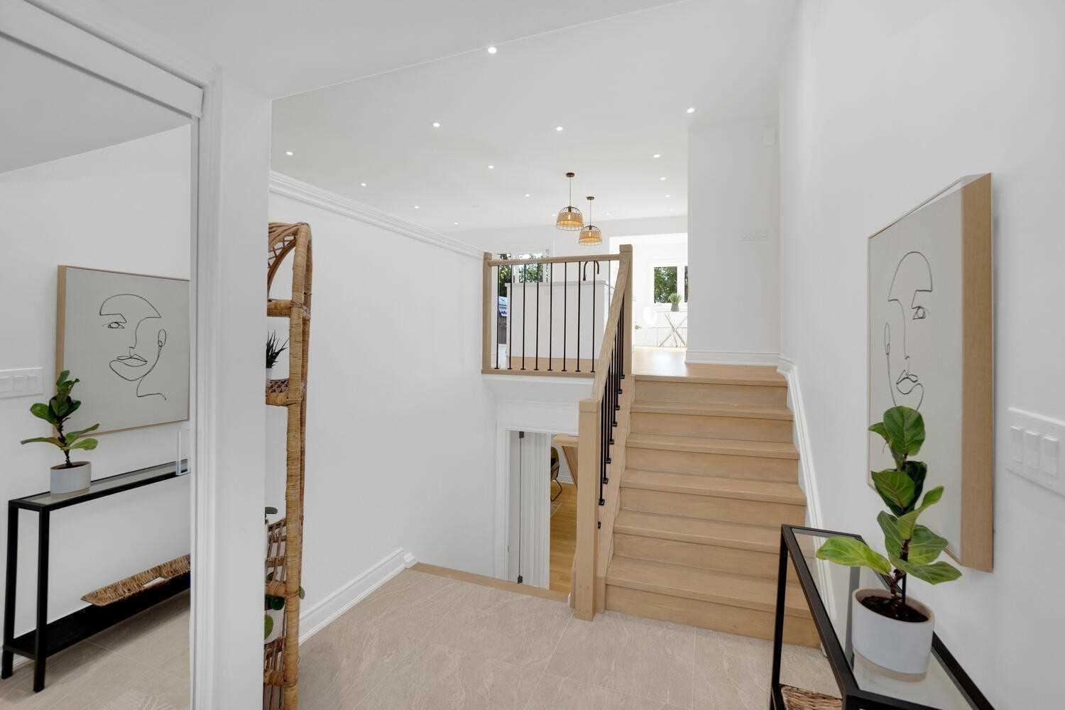 26 Munro St