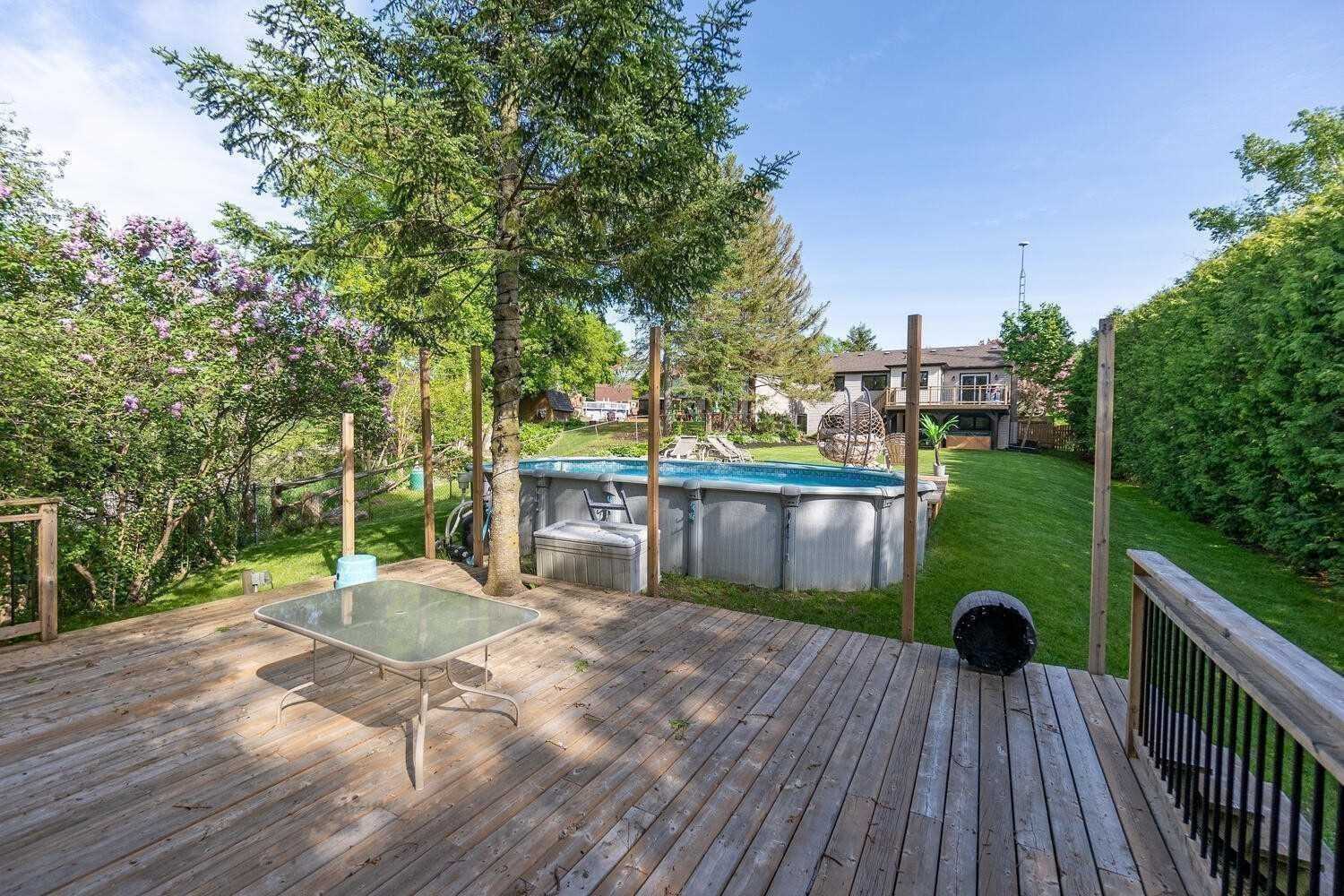 26 Munro St