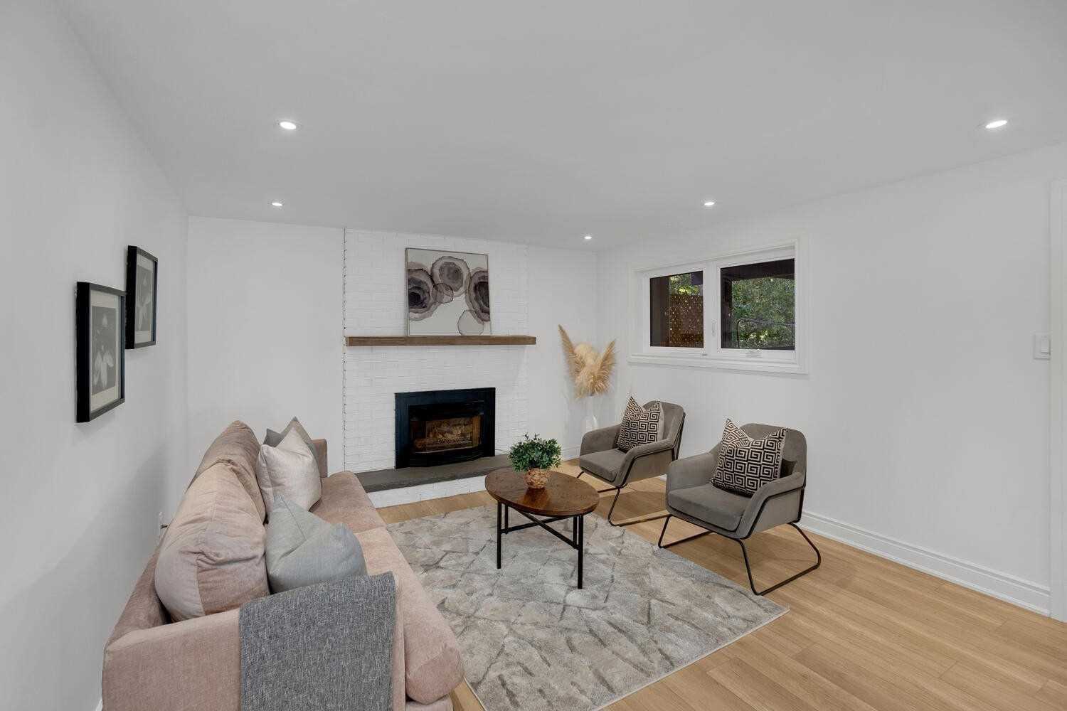 26 Munro St