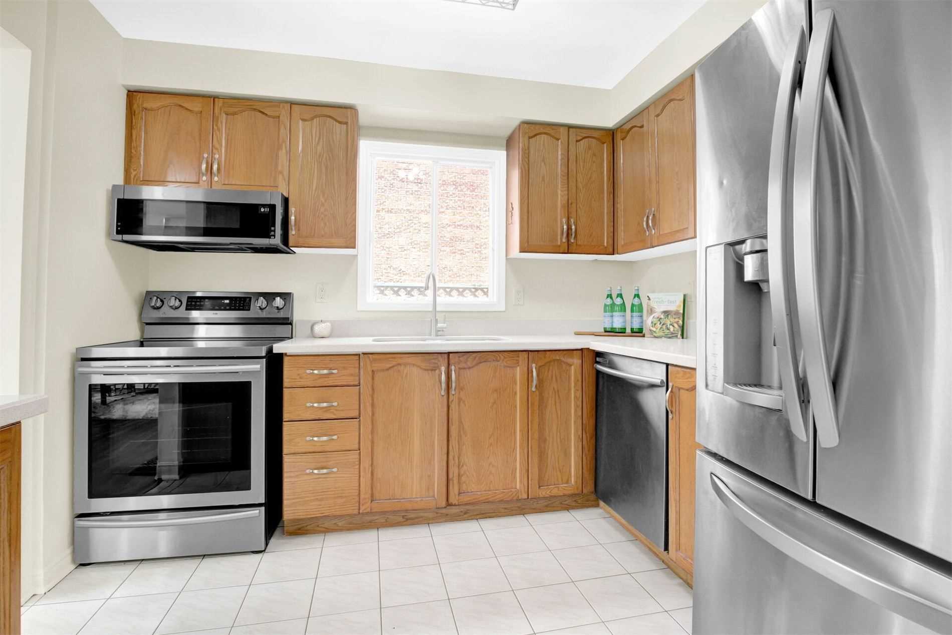 659 Roselaire Tr