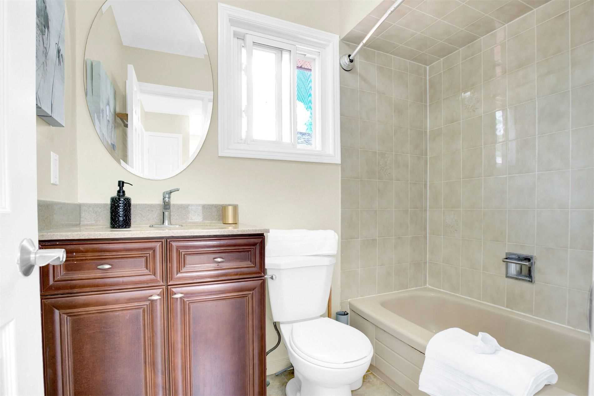 659 Roselaire Tr