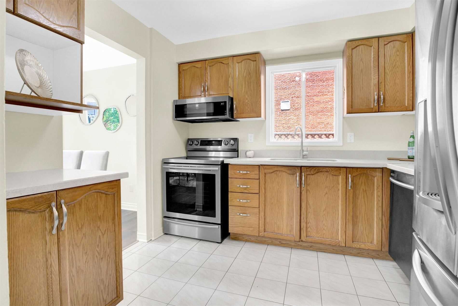 659 Roselaire Tr