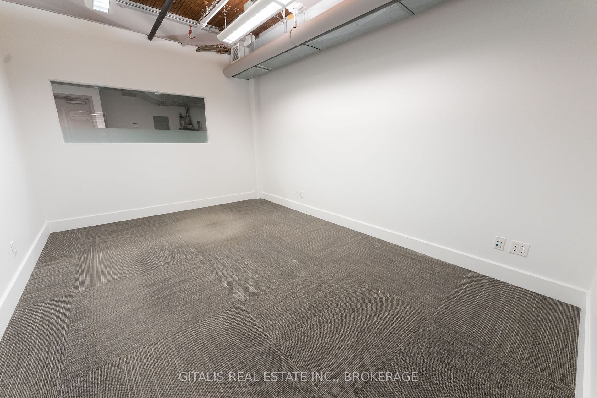 Listing W5747144 - Large Photo # 2