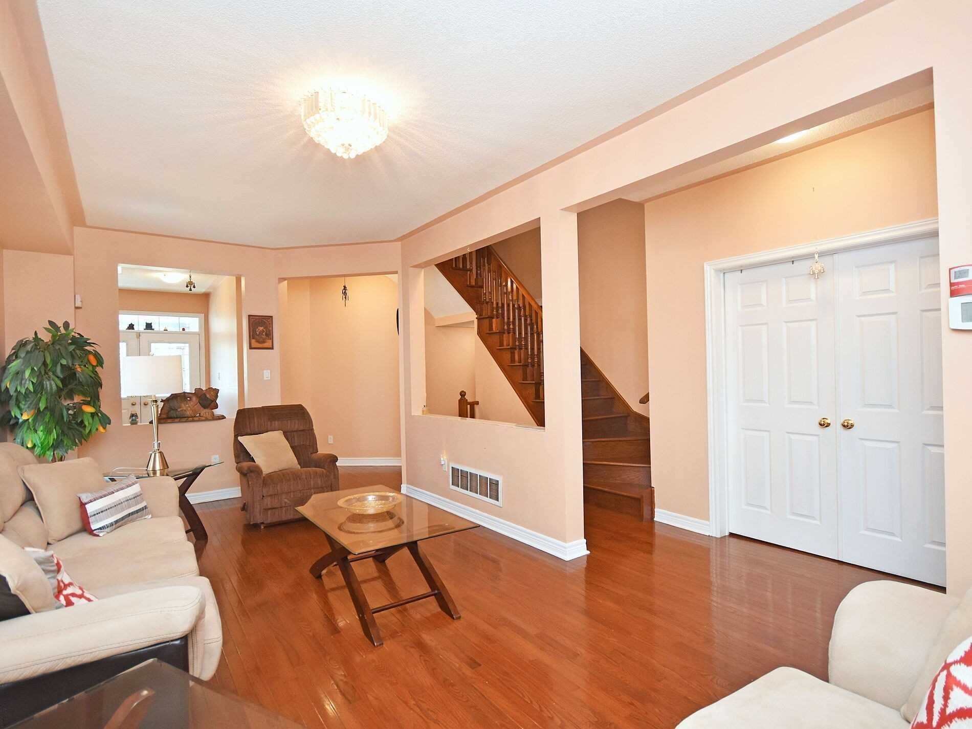 Listing W5748344 - Large Photo # 8