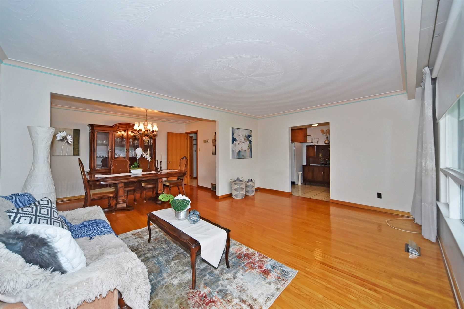 Listing W5748778 - Large Photo # 7
