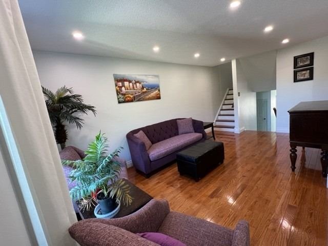 40 Scarsdale Court