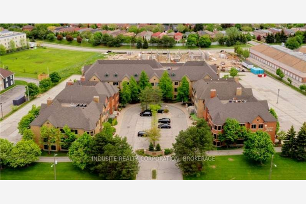 2916 South Sheridan Way, Oakville
