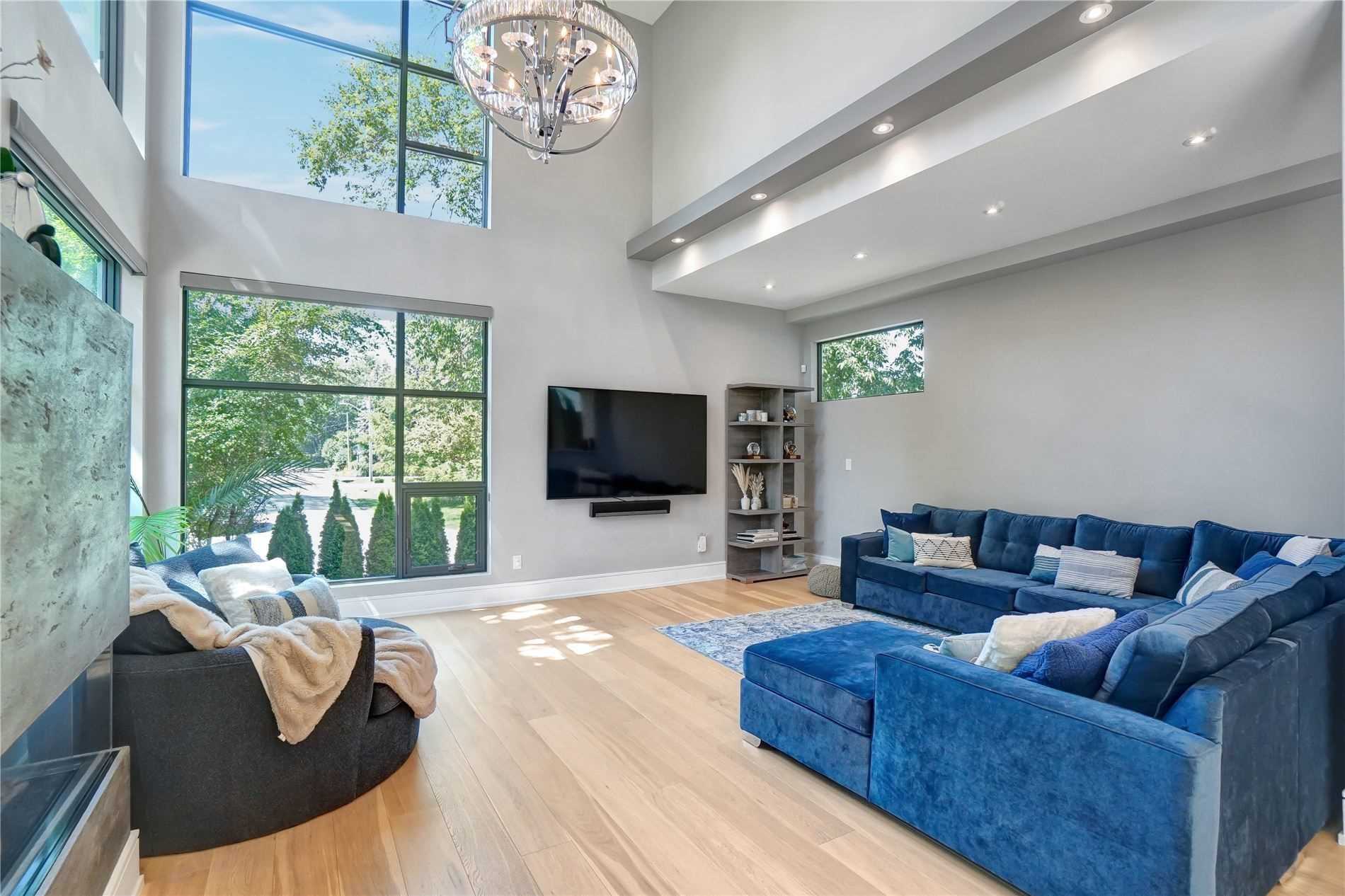 458 Jeanette Dr