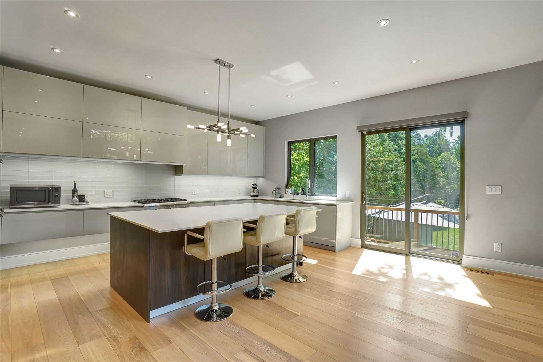 458 Jeanette Dr