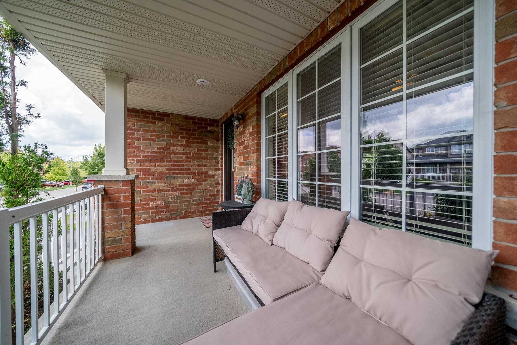9 Aiken Crescent