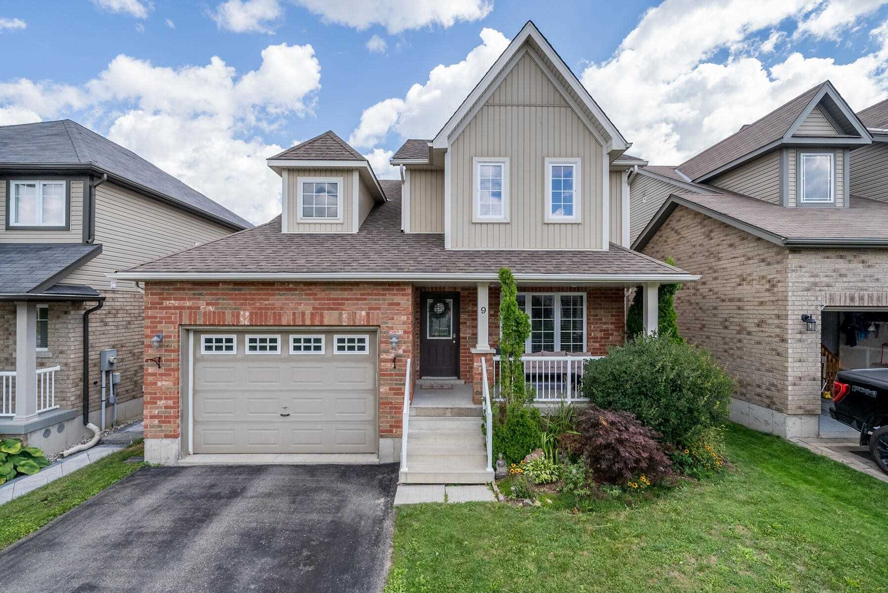 9 Aiken Crescent