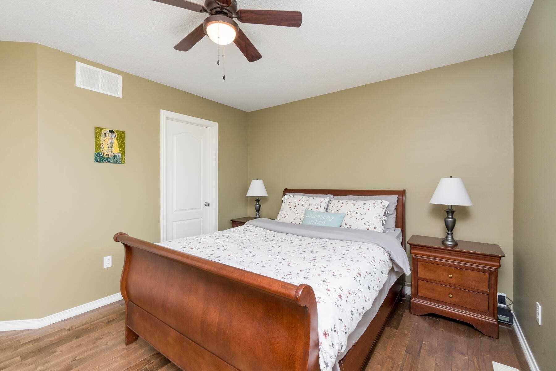 9 Aiken Crescent
