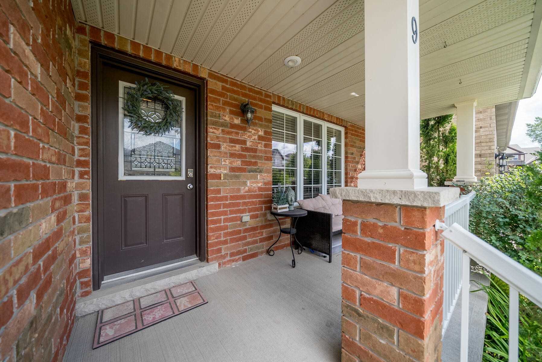 9 Aiken Crescent