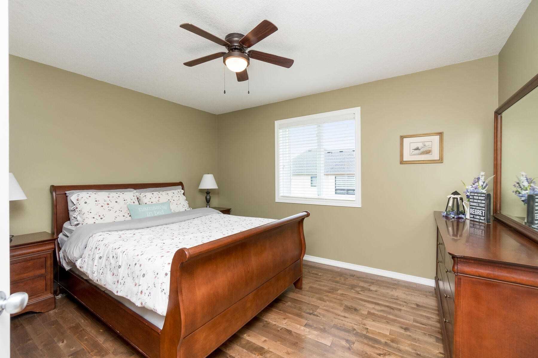 9 Aiken Crescent