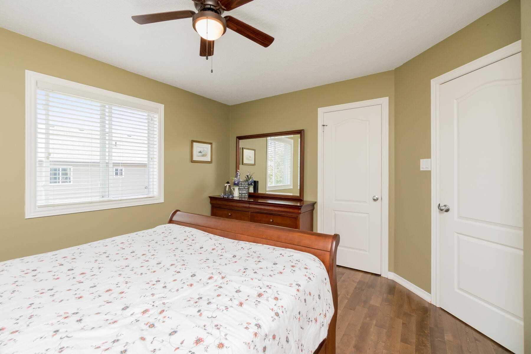 9 Aiken Crescent