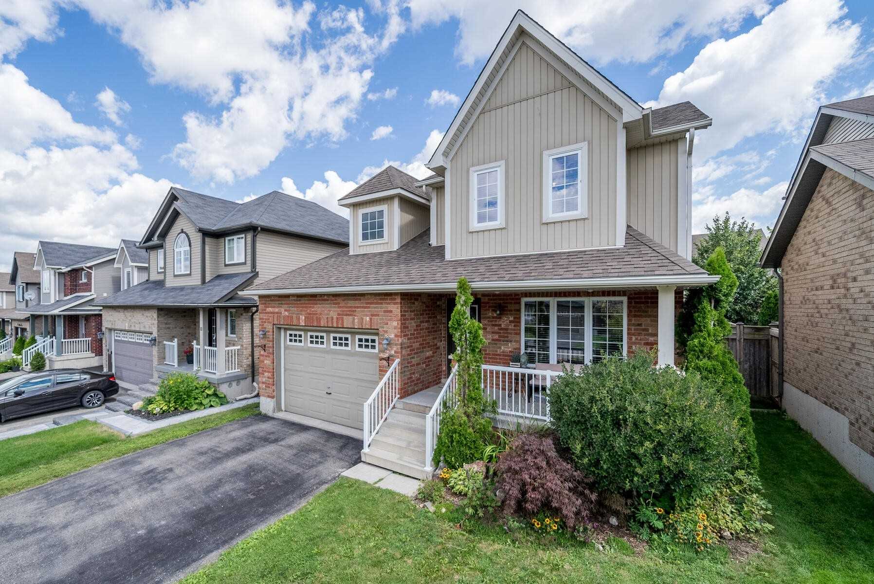 9 Aiken Crescent