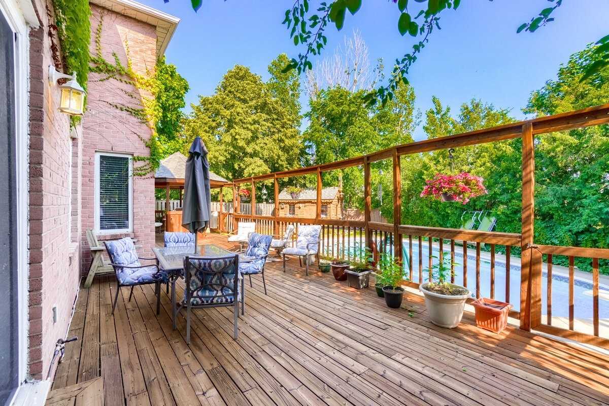 32 Plover Place