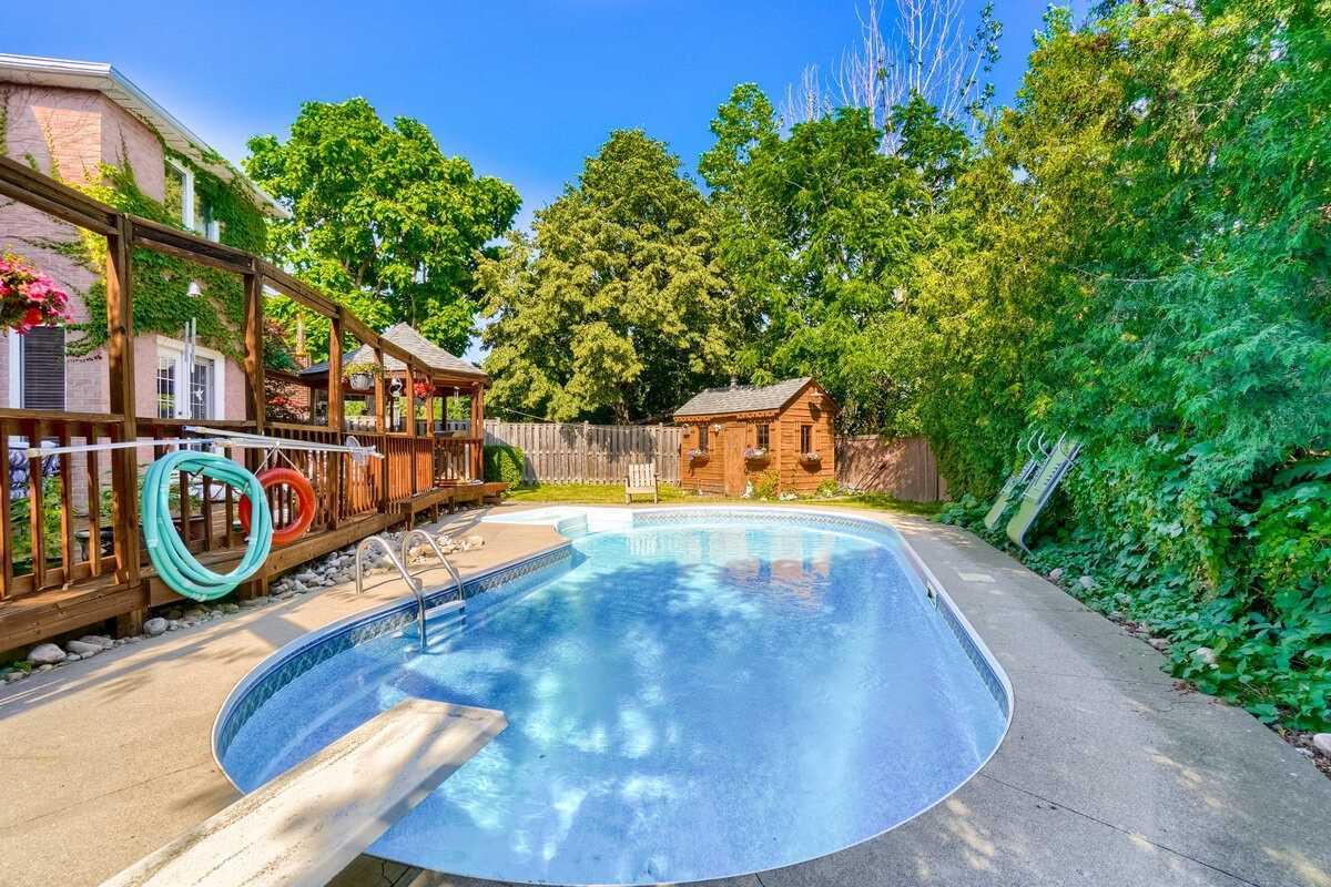32 Plover Place