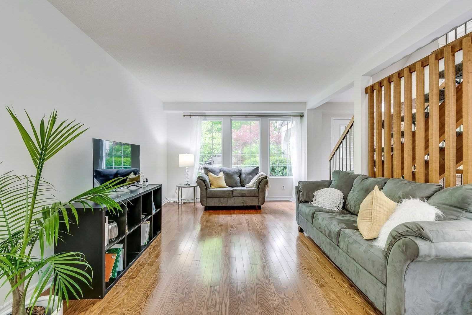 Listing W5754409 - Large Photo # 3