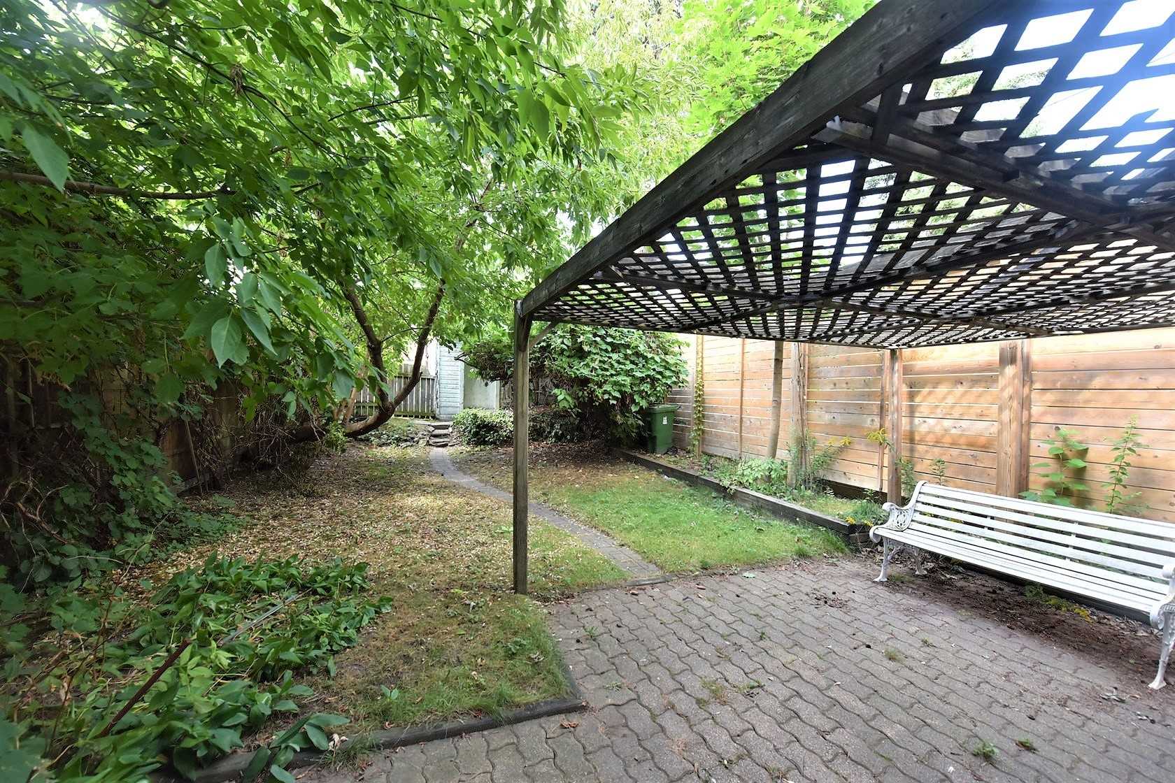 266 Indian Grove
