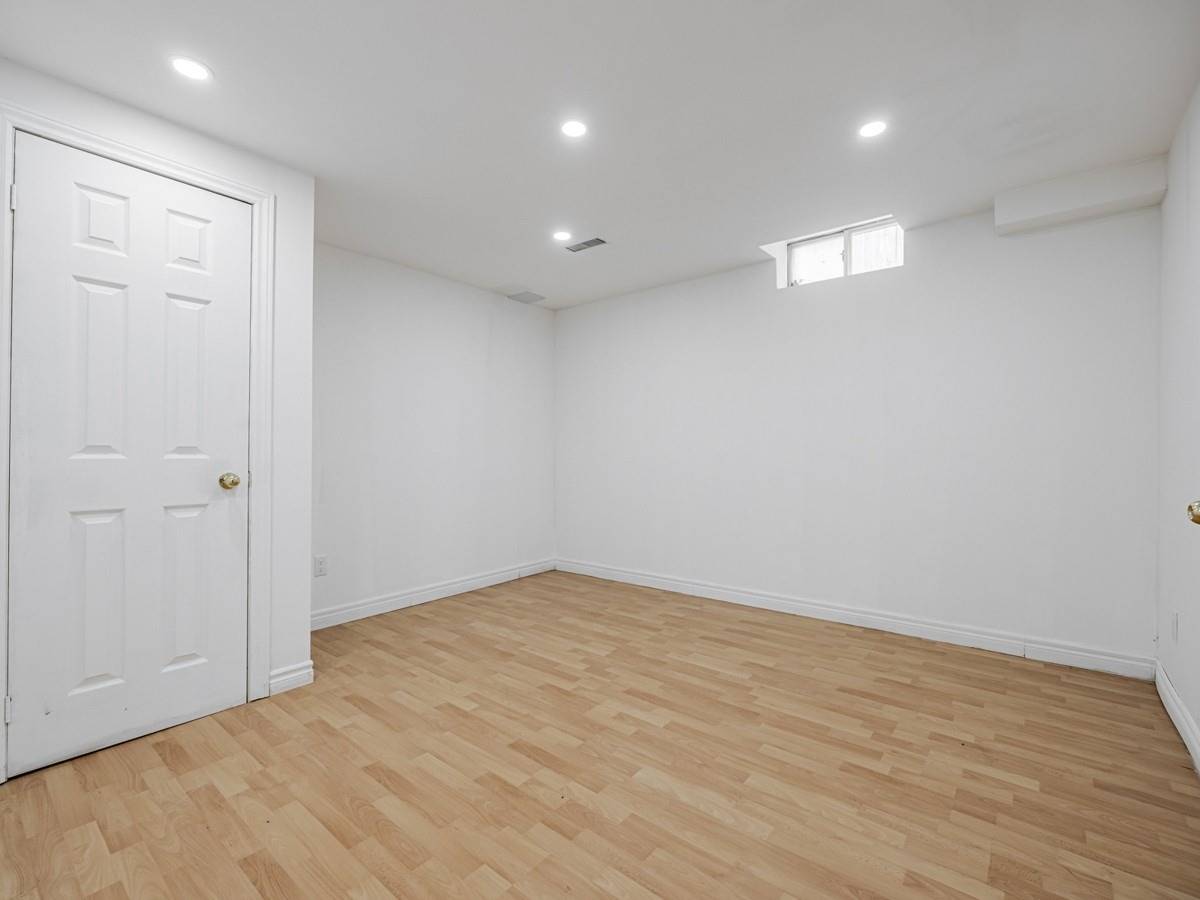 Listing W5757508 - Large Photo # 32