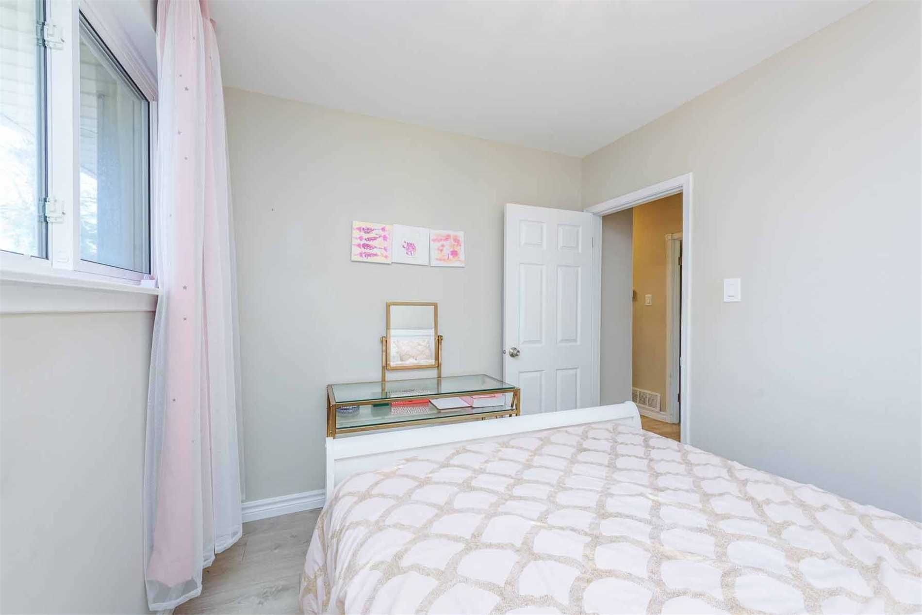 2271 Truscott Dr