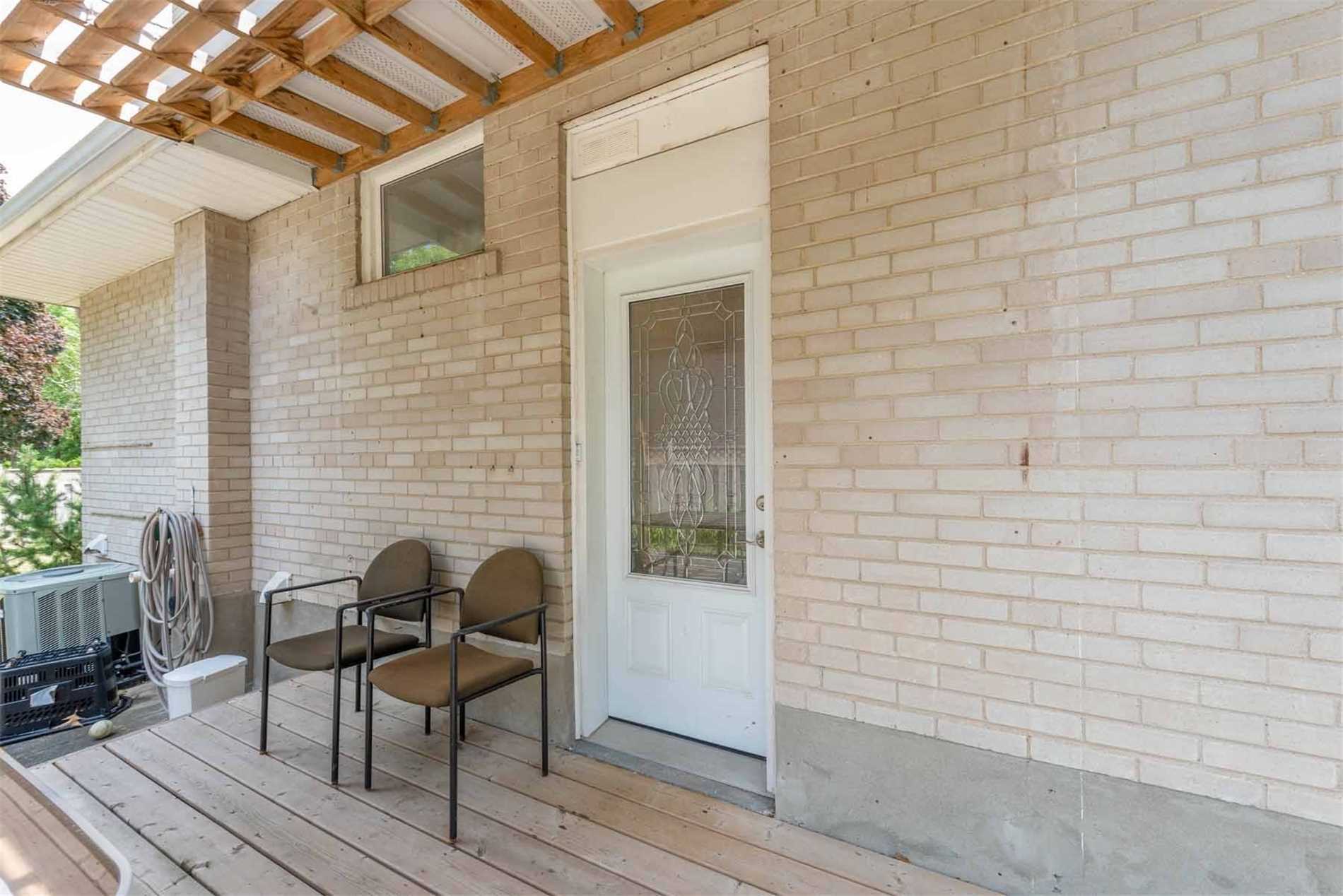 2271 Truscott Dr