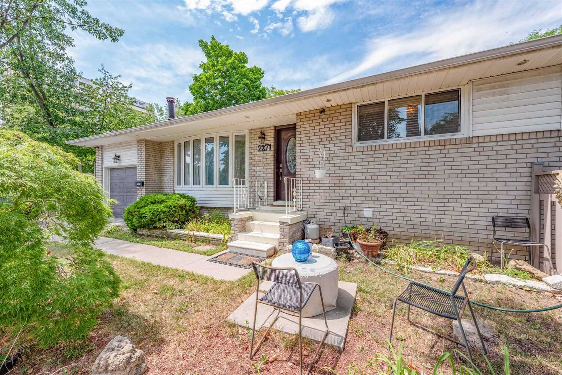 2271 Truscott Dr
