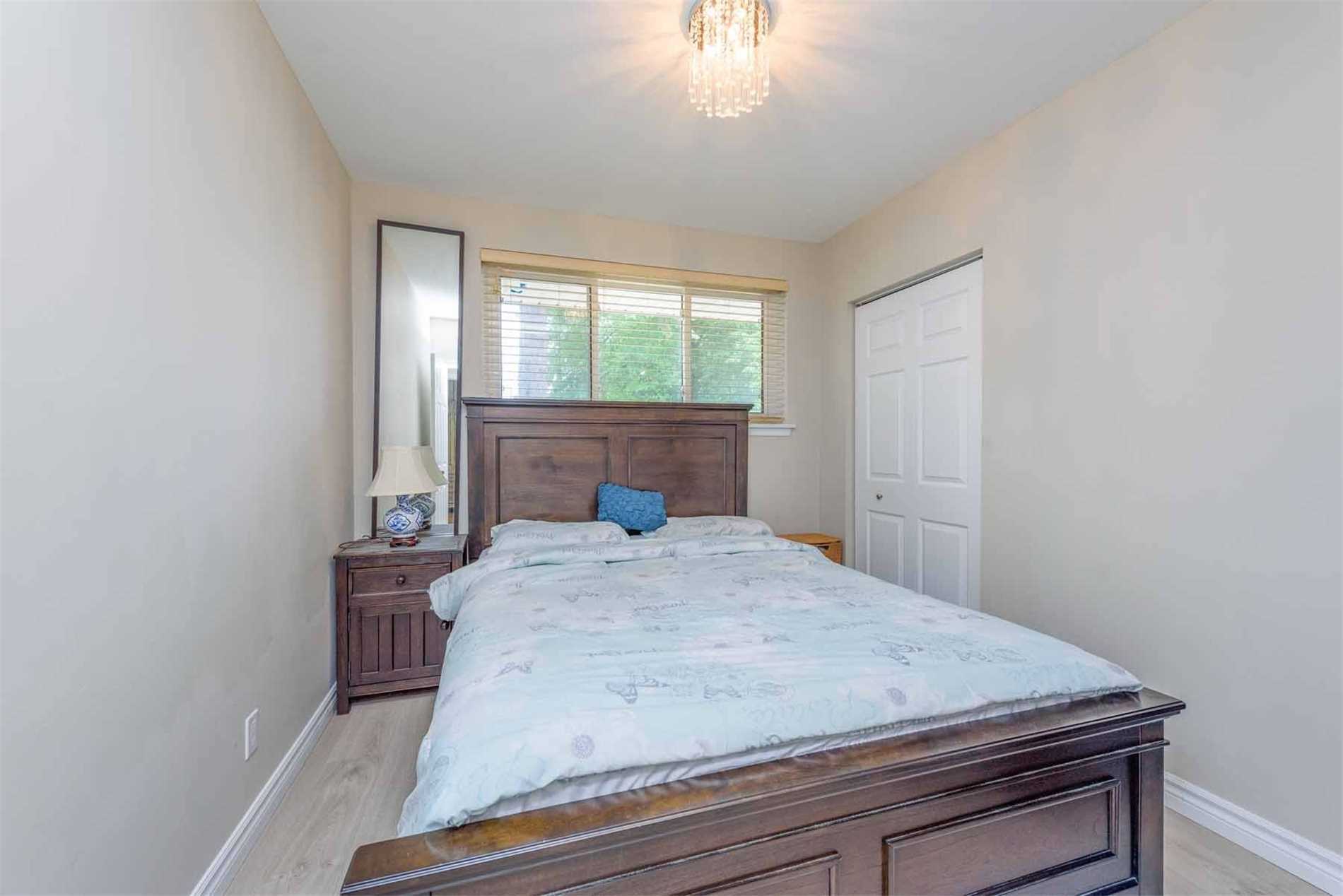 2271 Truscott Dr