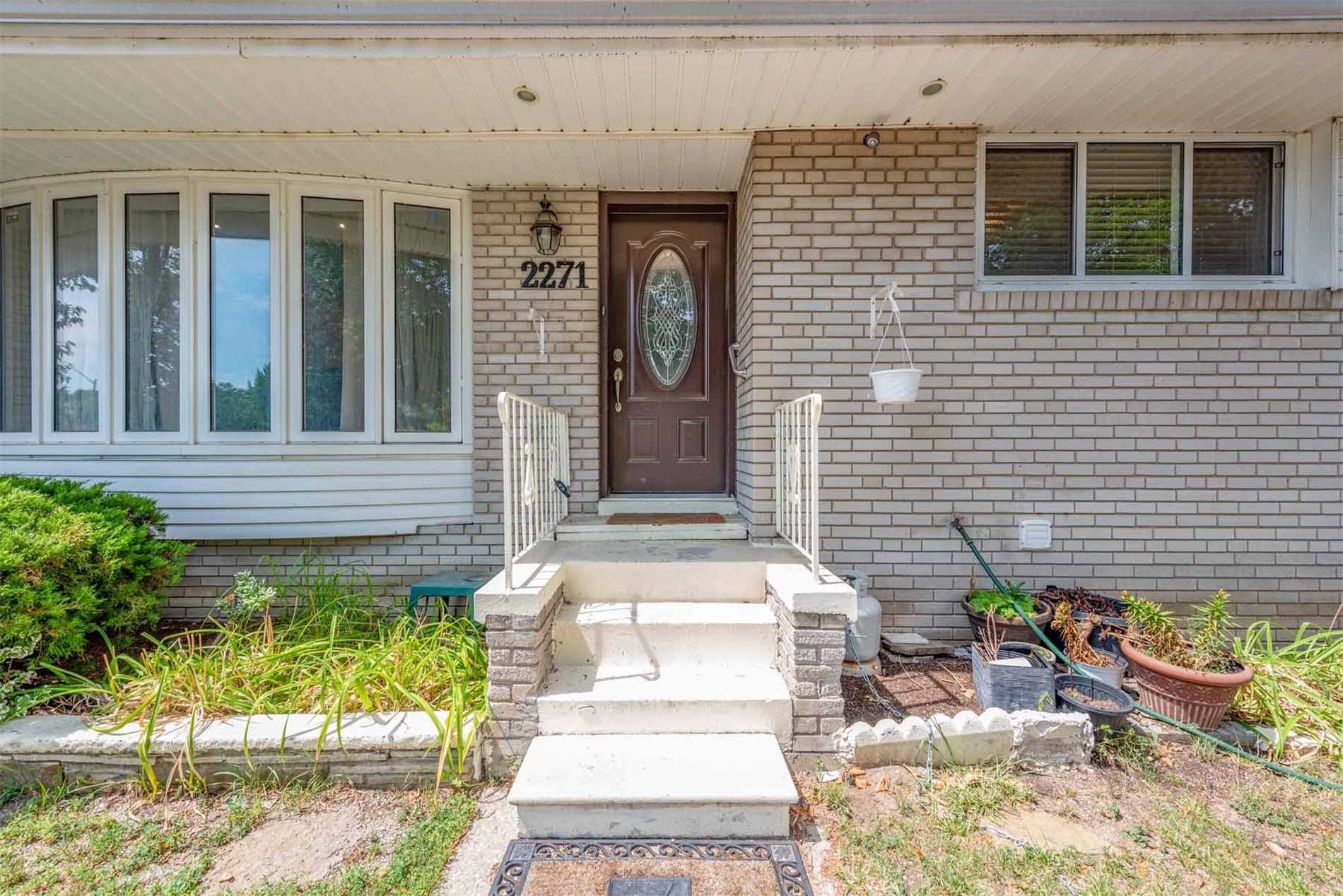 2271 Truscott Dr
