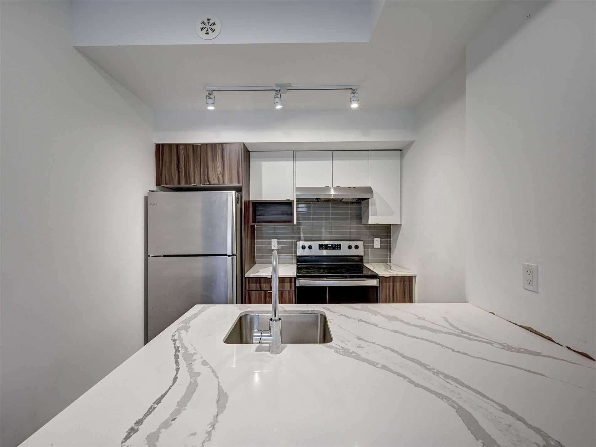 1141 Cooke Blvd, #409
