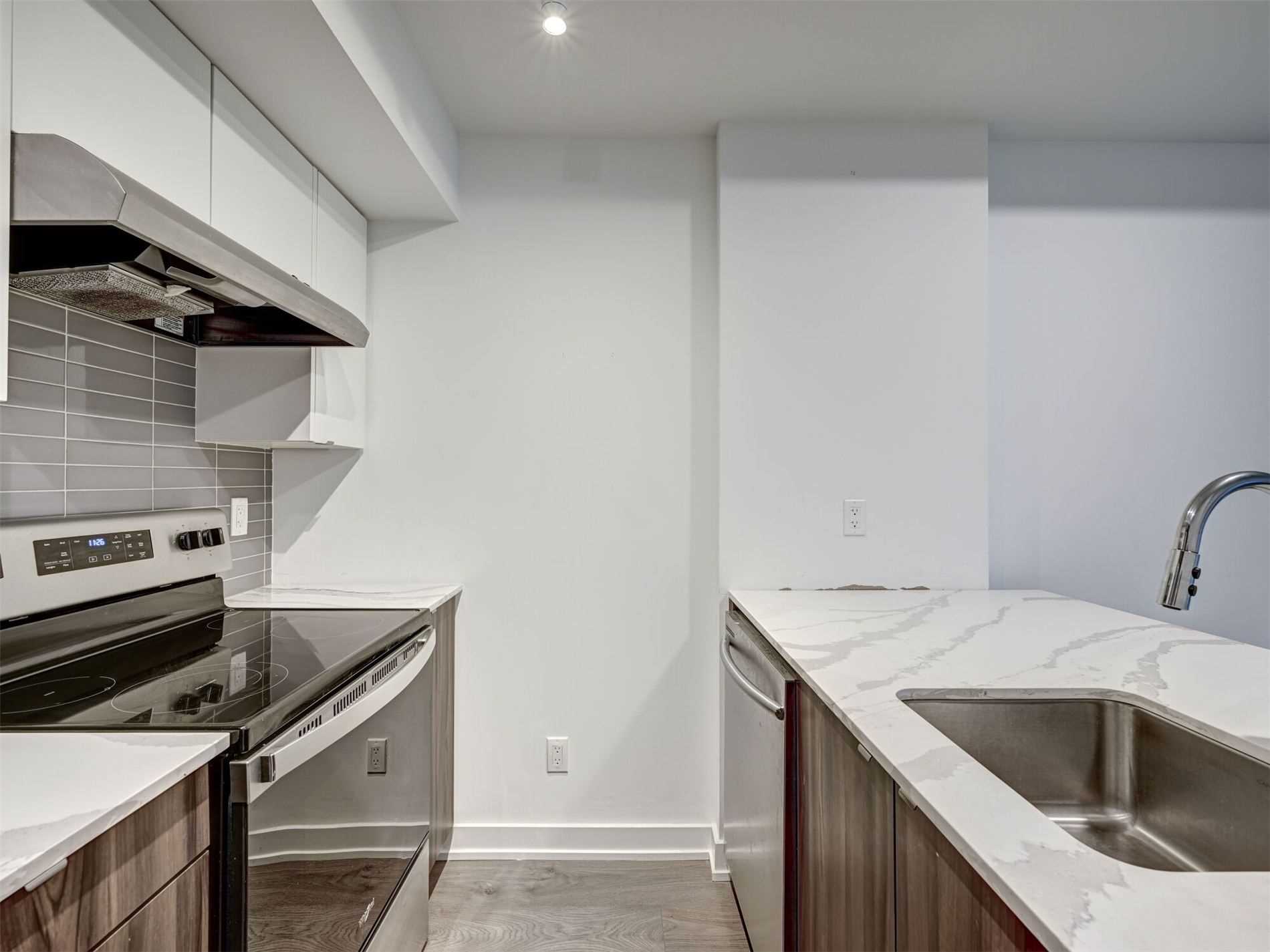 1141 Cooke Blvd, #409