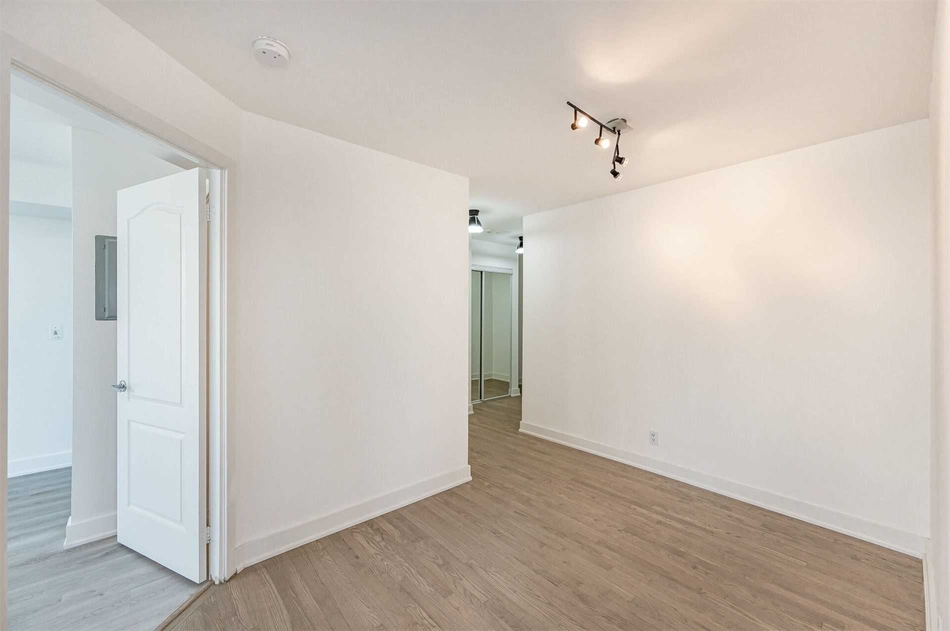 1 Elm Drive W, #1211