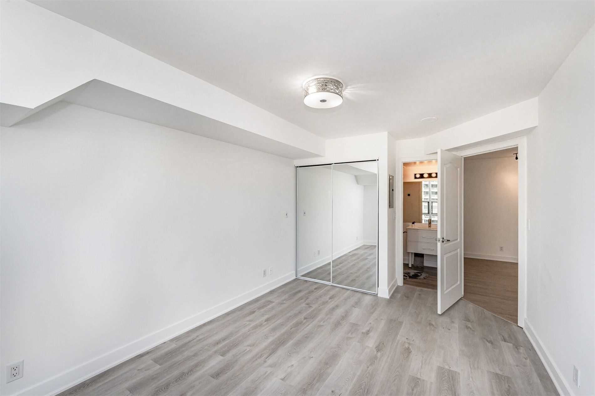 1 Elm Drive W, #1211