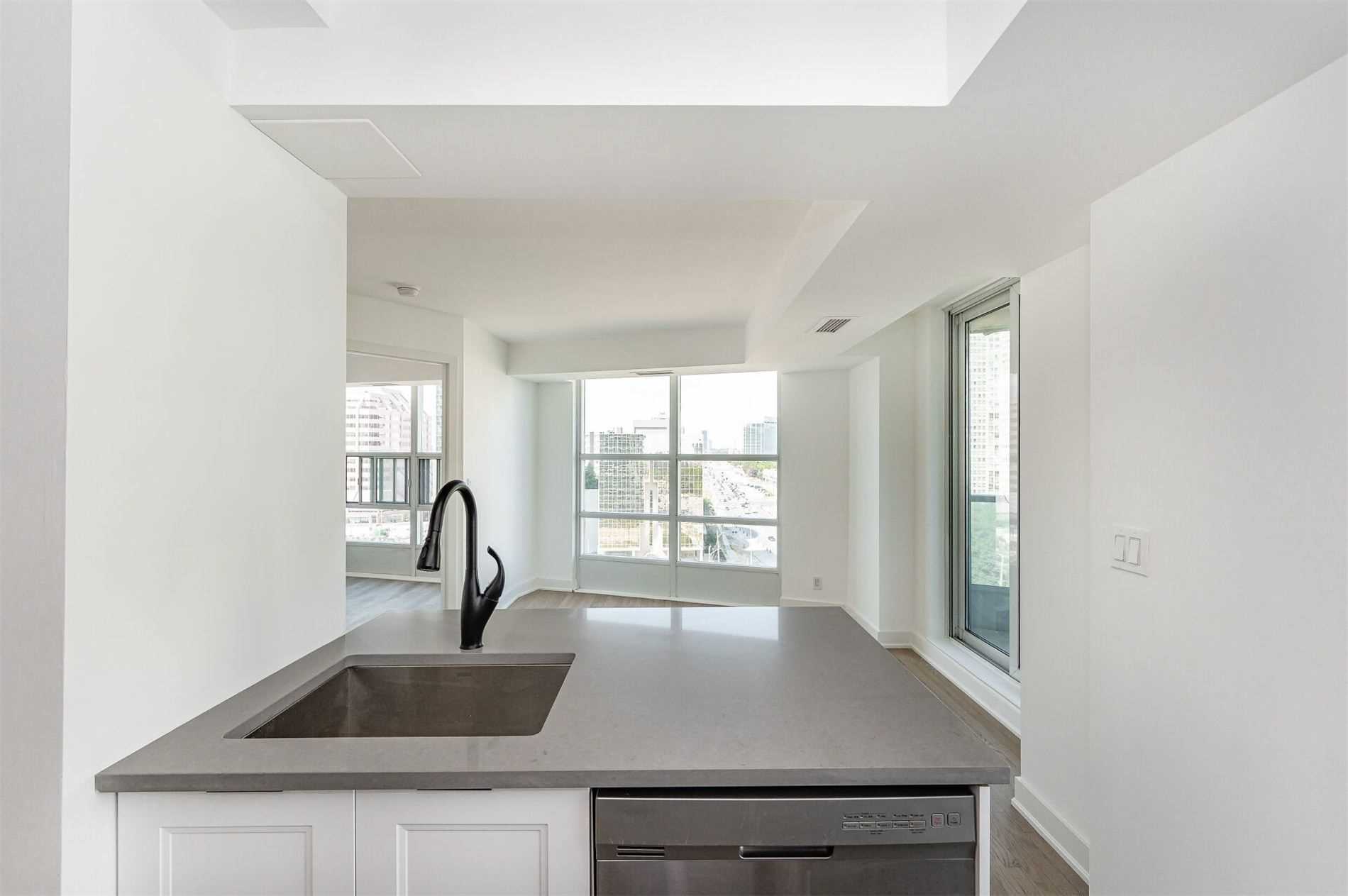 1 Elm Drive W, #1211