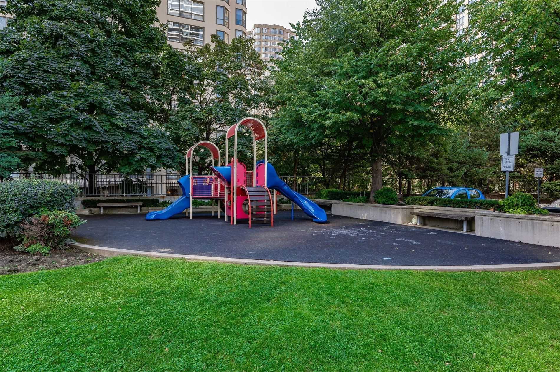 1 Elm Drive W, #1211