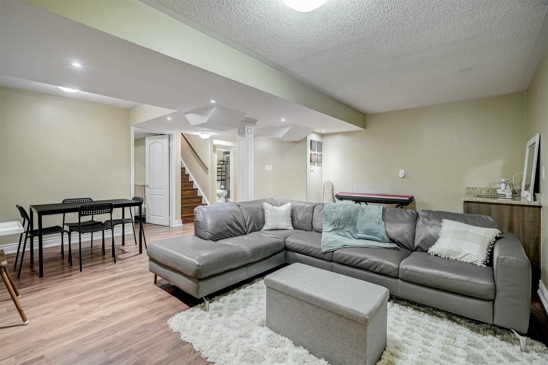 33 Lone Rock Circle