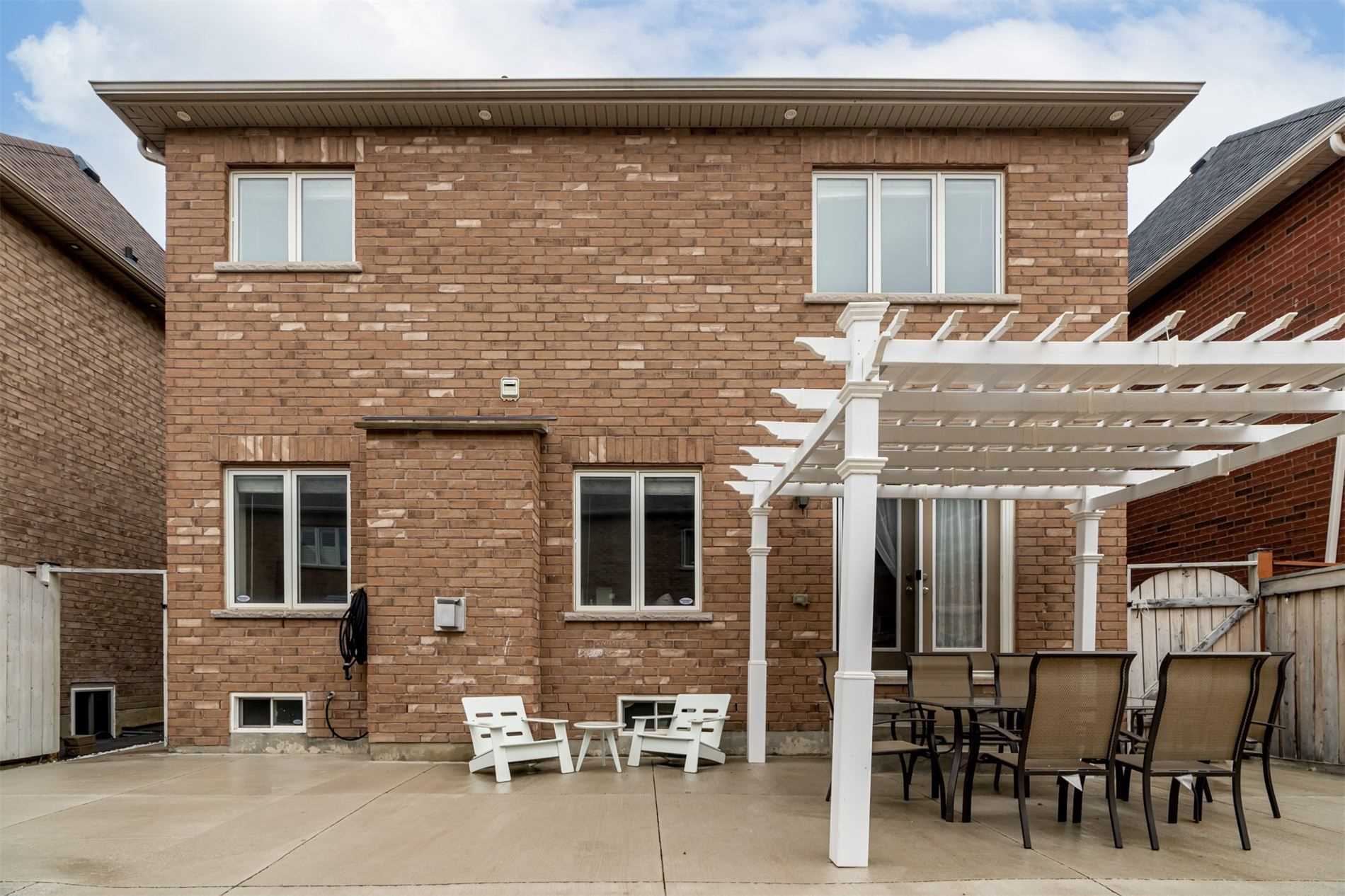 33 Lone Rock Circle