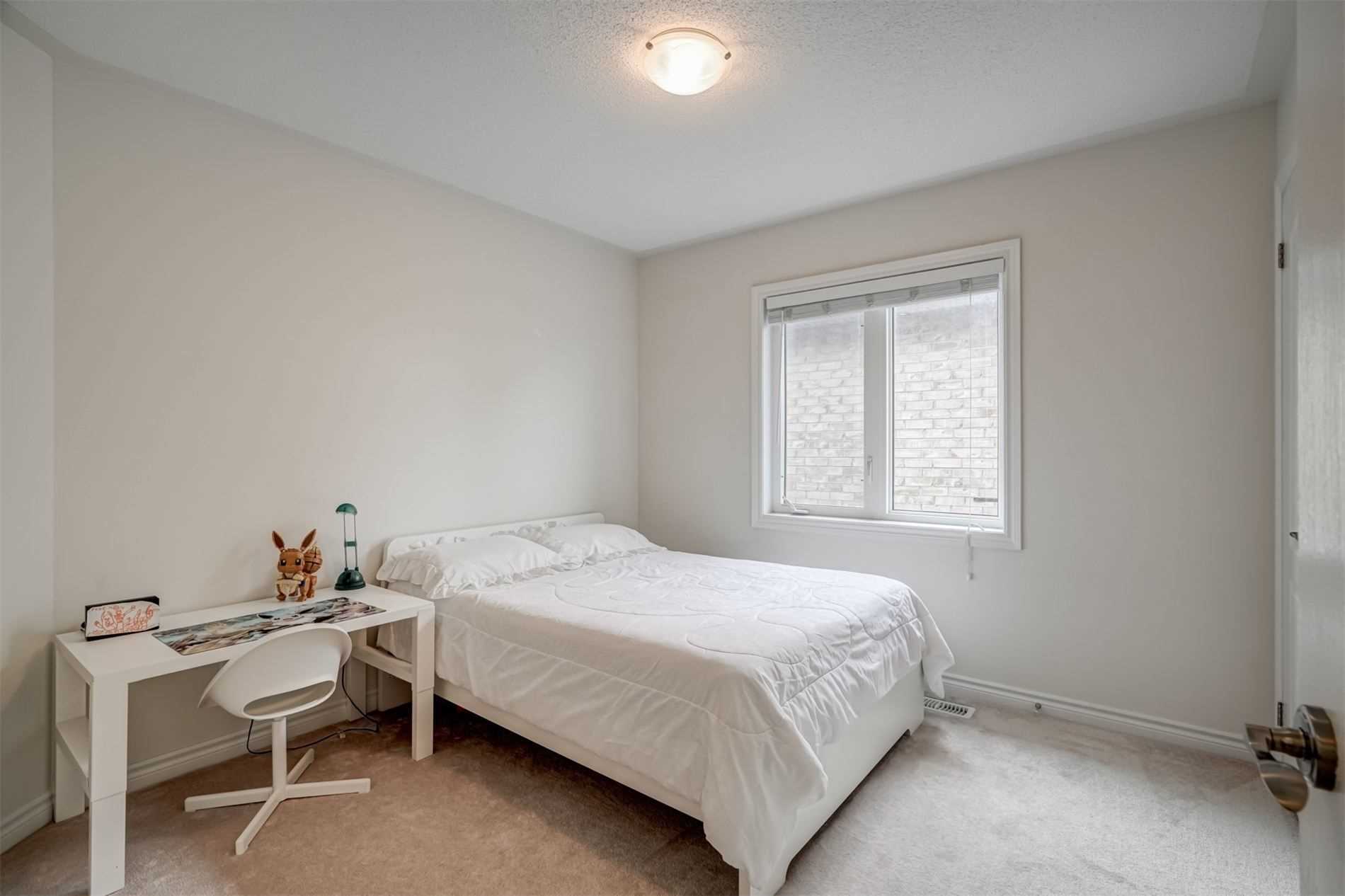 33 Lone Rock Circle