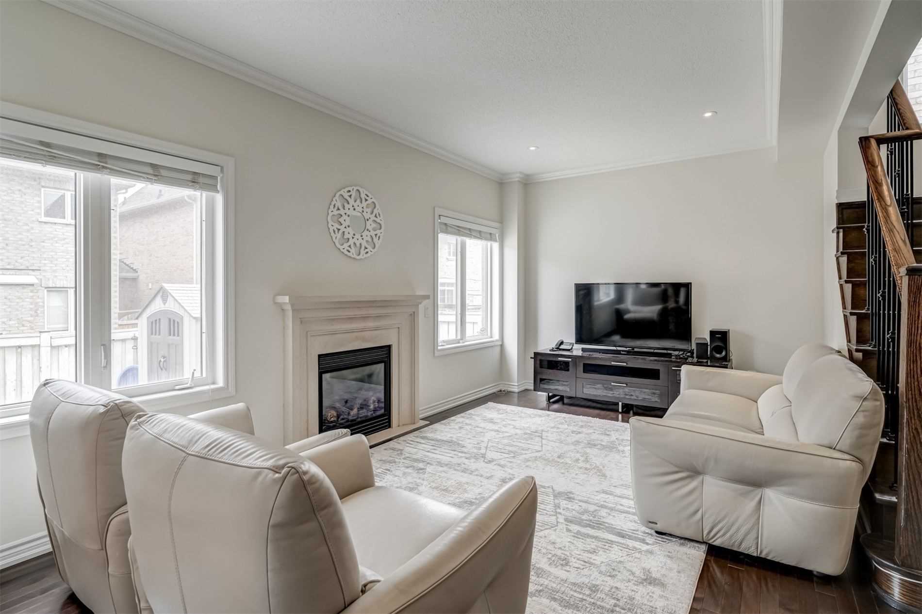 33 Lone Rock Circle
