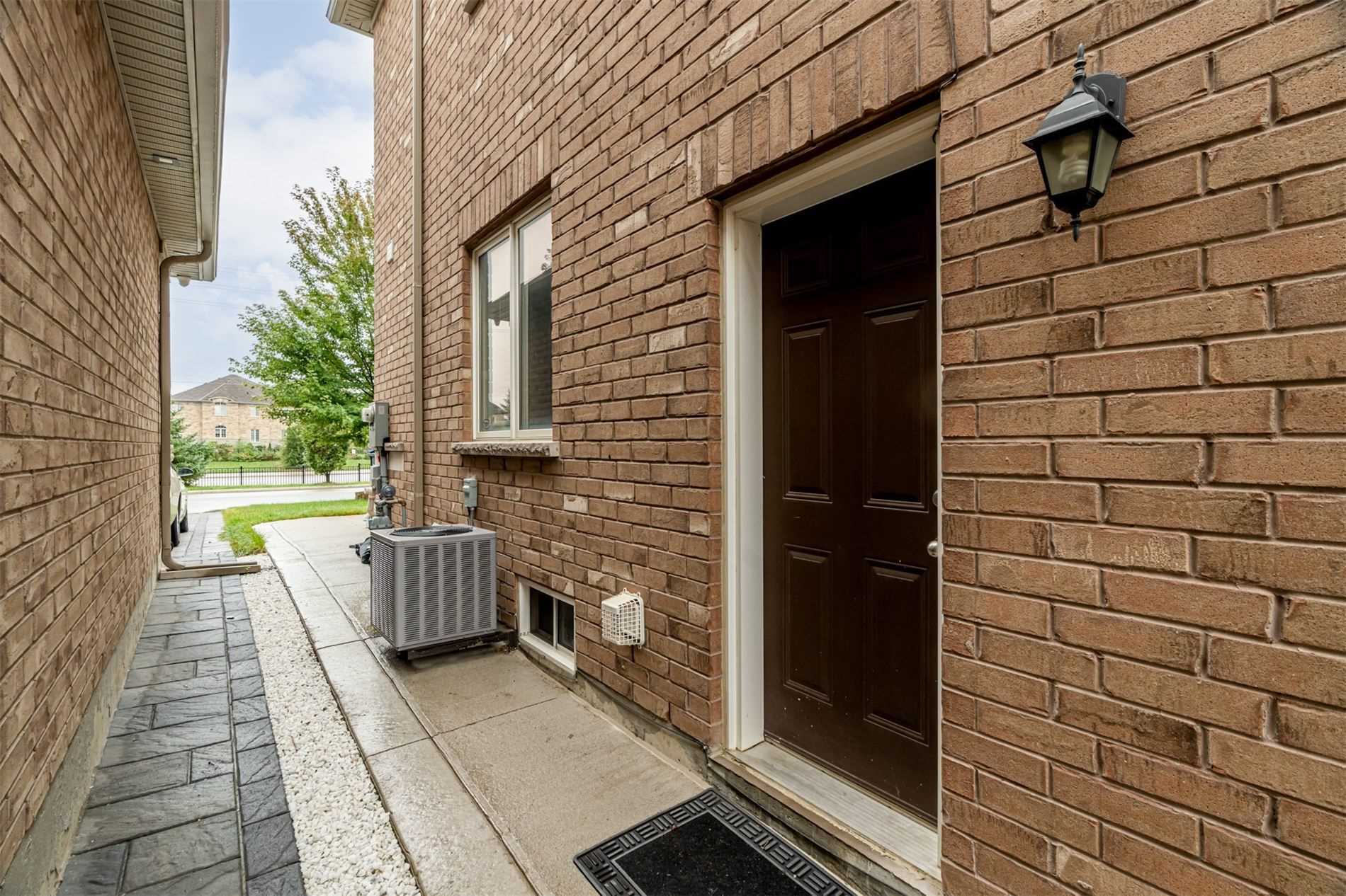 33 Lone Rock Circle