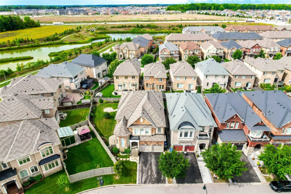 55 Mediterranean Cres, Brampton