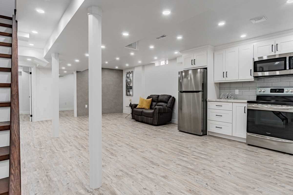 3596 Nutcracker Dr