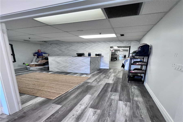 220 Wyecroft Rd, Oakville